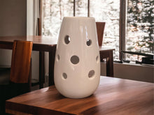 Cargar imagen en el visor de la galería, Classic White Lacquered Ceramic Tea Light Burner
