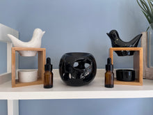 Cargar imagen en el visor de la galería, Fragrance oils for aromatherapy diffusers and tea light burners
